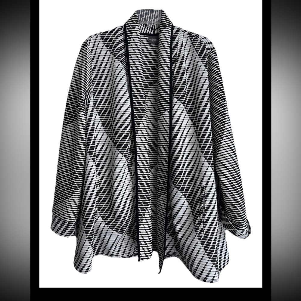 CHICOS Travelers Black/Ivory Geometric Patterned Open Front Jacket Sz 16